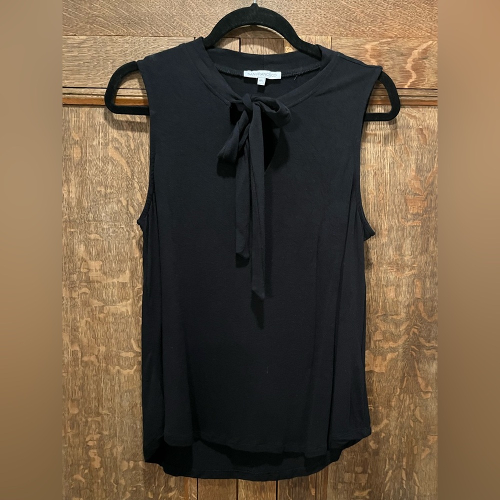 Chic Black Sleeveless Camisole with Tie Detail